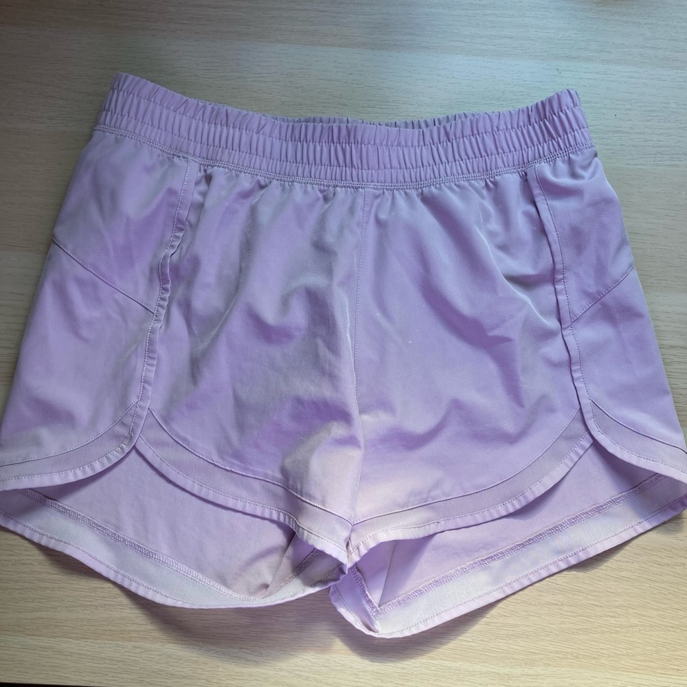 Women’s Lavender Purple GAIAM athletic running shorts, Size Medium